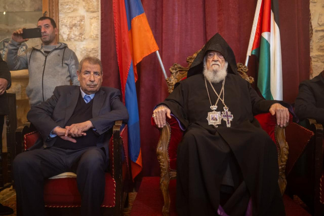 د. خوري يستقبل المطران سيفان غاريبيان بمناسبة عيد الميلاد حسب التقويم الارمني