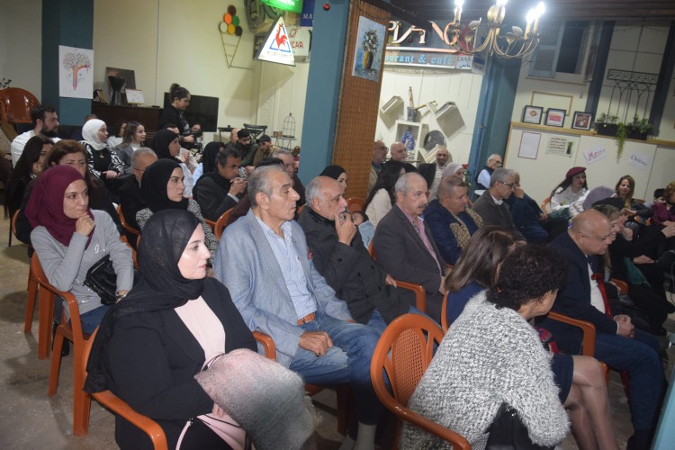 الشعر يجمع الفنانين والأدباء في منتدى سبعين