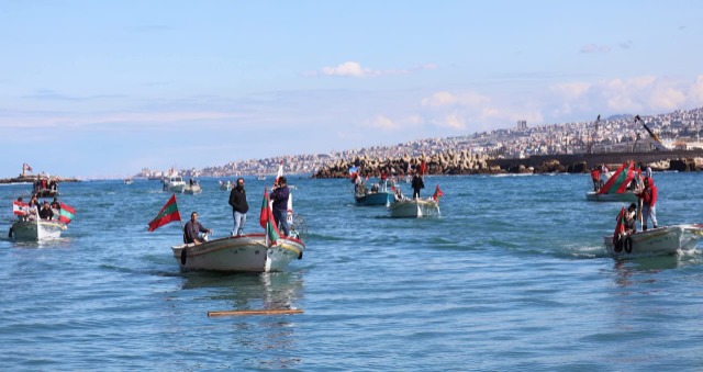 مسيرة بحرية في صيدا بذكرى معروف سعد… دعوة لإقرار ضمان الصيادين