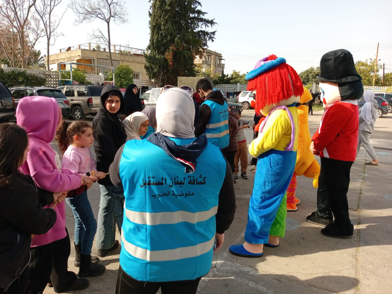 "بصمة فرح" من كشافة لبنان المستقبل - مفوضية الجنوب لأطفال العائلات النازحة في مركز متوسطة القناية الرسمية