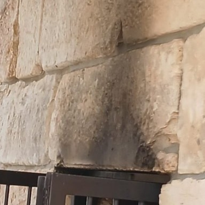 توقيف شخصين بتهمة تخريب وإحراق دير مار شلّيطا في عكّار