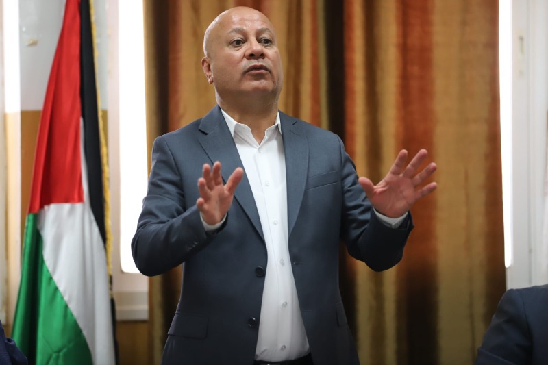 د. أبو هولي يبحث في لقاء موسع بمخيم عقبة جبر آليات تعزيز صمود اللاجئين في المخيمات وتحسين خدمات "الاونروا"