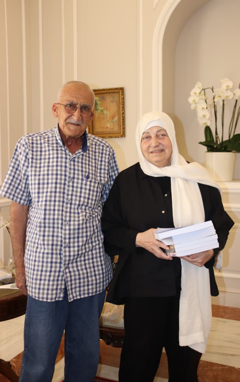 بهية الحريري تتسلم من طالب قرة أحمد جديد اصداراته عن تاريخ وآثار وتراث صيدا