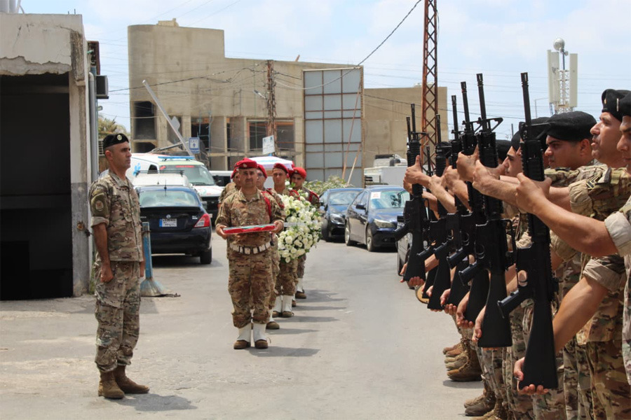 قيادة الجيش شيّعت الرقيب الأول الشهيد أحمد خليل