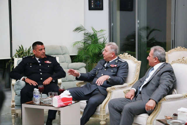السفير الأسعد يكرم العميد موسى كرنيب