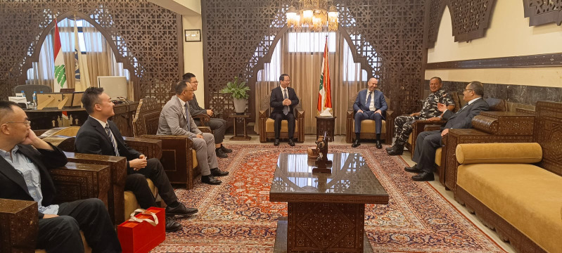 السفير الصيني يزور محافظ الجنوب على راس وفد: دعمنا مستمر للبنان لتحقيق سيادته واستقلال اراضيه