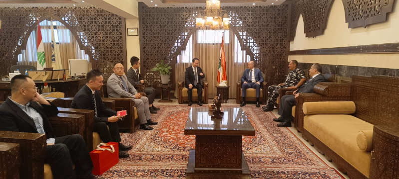 السفير الصيني يزور محافظ الجنوب على راس وفد: دعمنا مستمر للبنان لتحقيق سيادته واستقلال اراضيه
