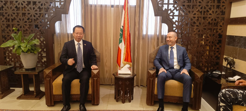 السفير الصيني يزور محافظ الجنوب على راس وفد: دعمنا مستمر للبنان لتحقيق سيادته واستقلال اراضيه