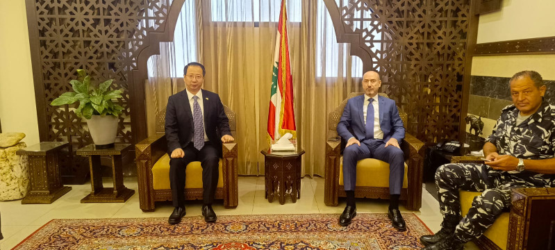 السفير الصيني يزور محافظ الجنوب على راس وفد: دعمنا مستمر للبنان لتحقيق سيادته واستقلال اراضيه