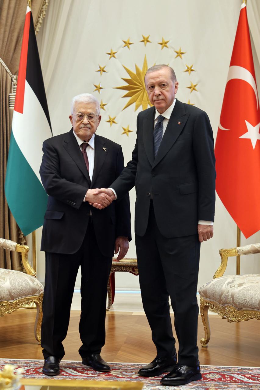 الرئيس عباس: أجريت مباحثات مثمرة مع الرئيس اردوغان وشكرت تركيا على مواقفها وما تقدمه من مساعدات