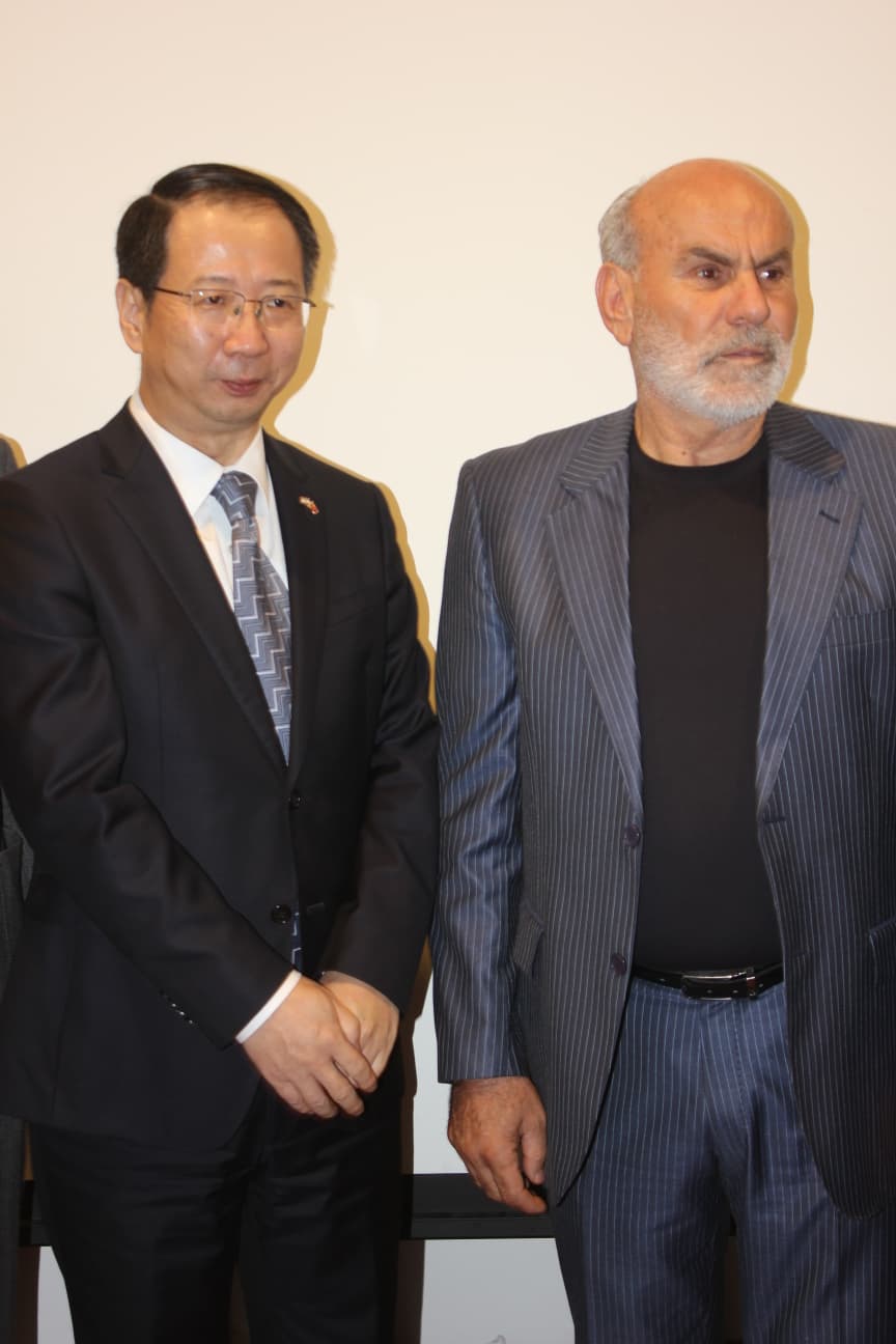 السفير الصيني يزور بلدية حارة صيدا