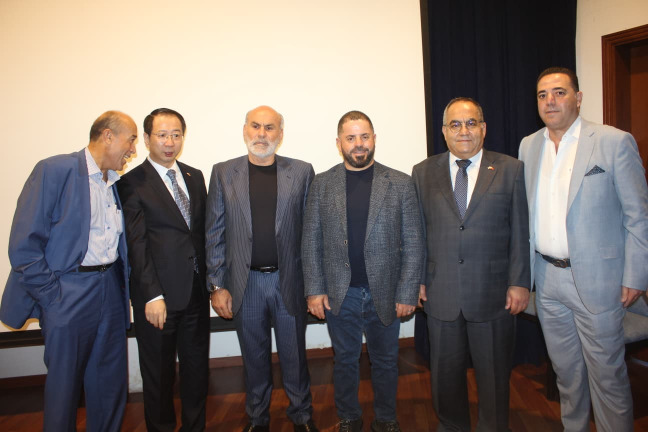 السفير الصيني يزور بلدية حارة صيدا