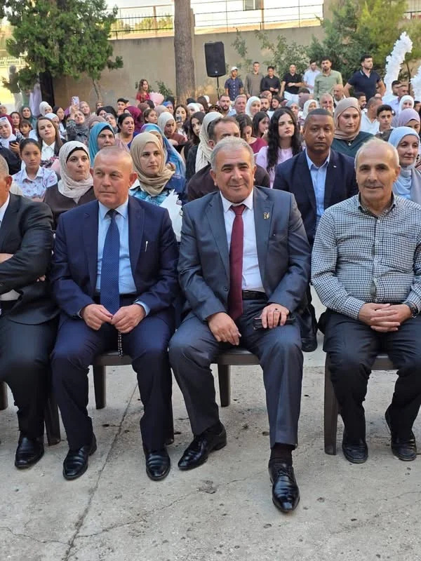 السفير الاسعد يشارك في حفل تخرج طلاب ثانوية بر الياس الرسمية