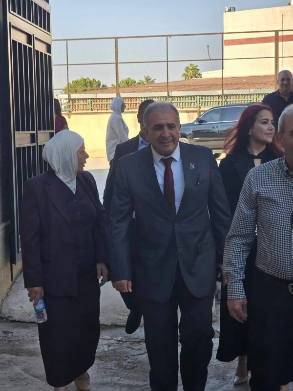 السفير الاسعد يشارك في حفل تخرج طلاب ثانوية بر الياس الرسمية