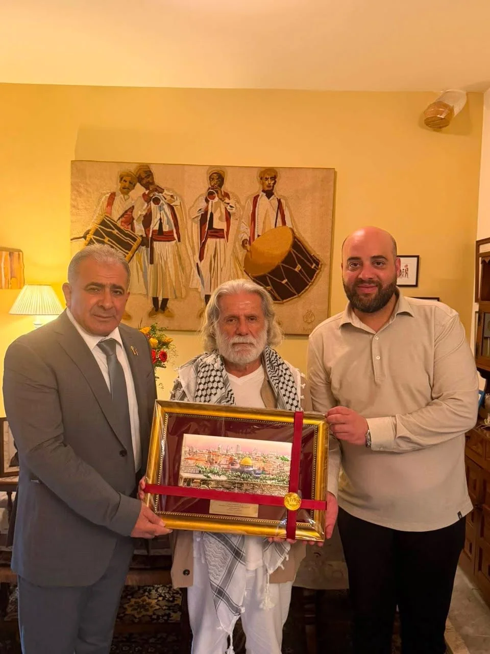 السفير الاسعد و"نادي هلال القدس" يكرمان الفنان العربي  مارسيل خليفة
