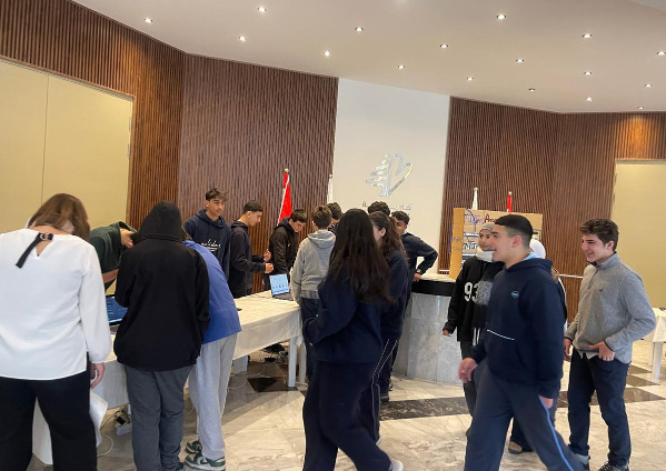 "معهد رفيق الحريري الفني" يستقبل طلاب مدارس رسمية وخاصة لتعريفهم بالإختصاصات التي يقدمها