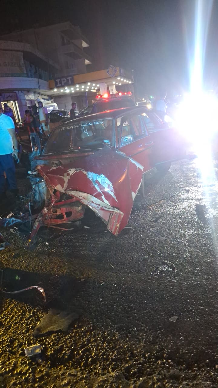 حادث سير مروّع قرب مفرق شحيم.. شاحنة تفقد مكابحها وتصدم عدداً من الأشخاص!