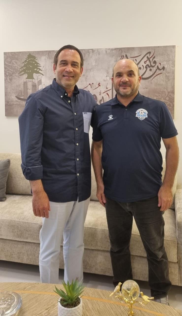 هوّاش يهنئ رئيس نادي الأنصار بلقب الدوري اللبناني