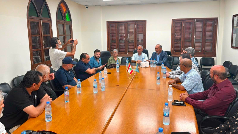المناضلة الأممية اليونانية ناتاشا ترليكسيس تزور بلدية صور ضمن جولتها الجنوبية