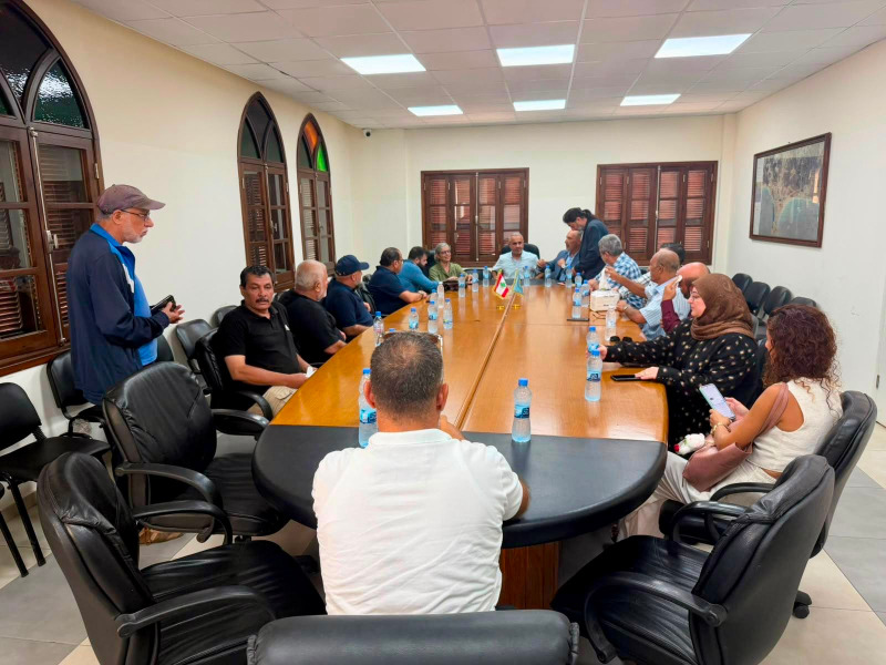 المناضلة الأممية اليونانية ناتاشا ترليكسيس تزور بلدية صور ضمن جولتها الجنوبية