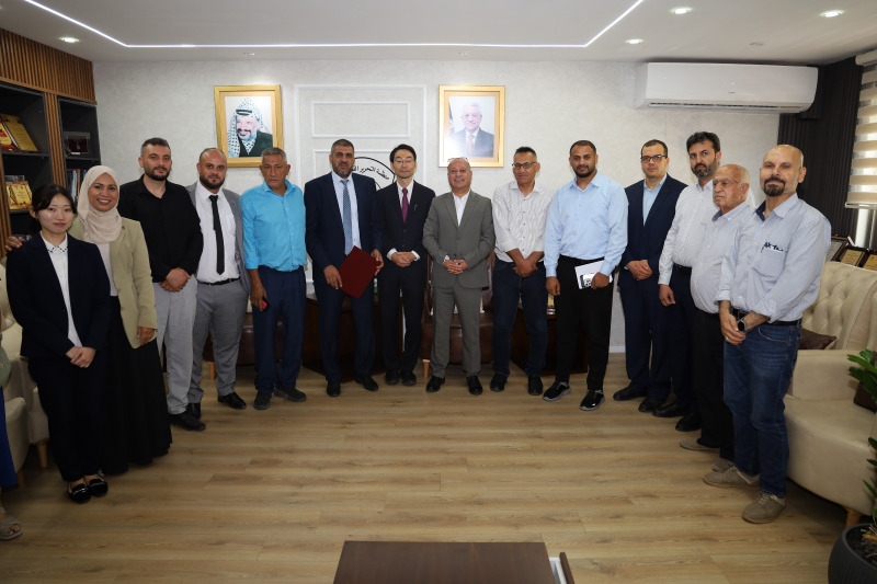 برعاية الرئيس عباس وبتوجيهات رئيس دائرة شؤون اللاجئين.. توقيع عقد مشروع إنشاء خزان مياه في مخيم الفوار