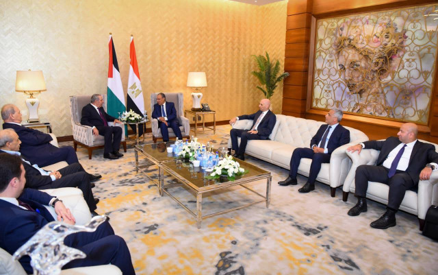 الشيخ يبحث مع وزير الخارجية المصري الأوضاع في فلسطين المحتلة وجهود تنفيذ خطة السلام