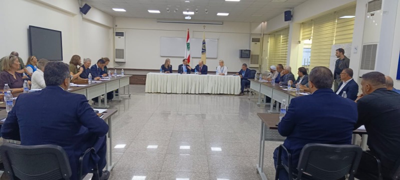وزير خارجية النرويج خلال اجتماعه مع رؤساء اتحادات بلديات الجنوب والنبطية في سرايا صيدا: نحن ضد سياسة التدمير الممنهج في الجنوب وسنقف دائما الى جانب لبنان
