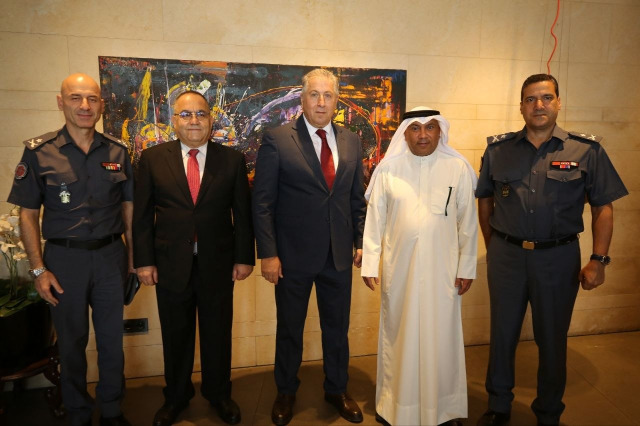 علي العبدالله يكرم العميد موسى كرنيب بحضور حشد دبلوماسي