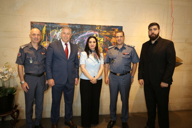 علي العبدالله يكرم العميد موسى كرنيب بحضور حشد دبلوماسي