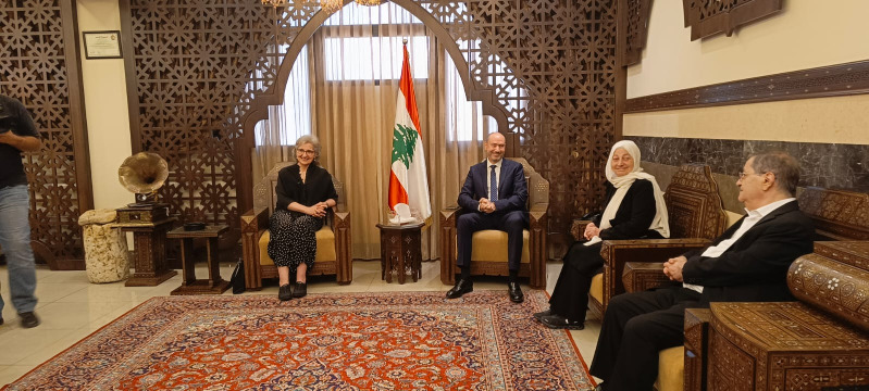 كرامي تستهل جولتها الجنوبية بلقاء المحافظ ضو: رسالتنا اليوم لاعطاء طلاب الجنوب حقهم بالتعلم ولنتجاوز التحديات معاً