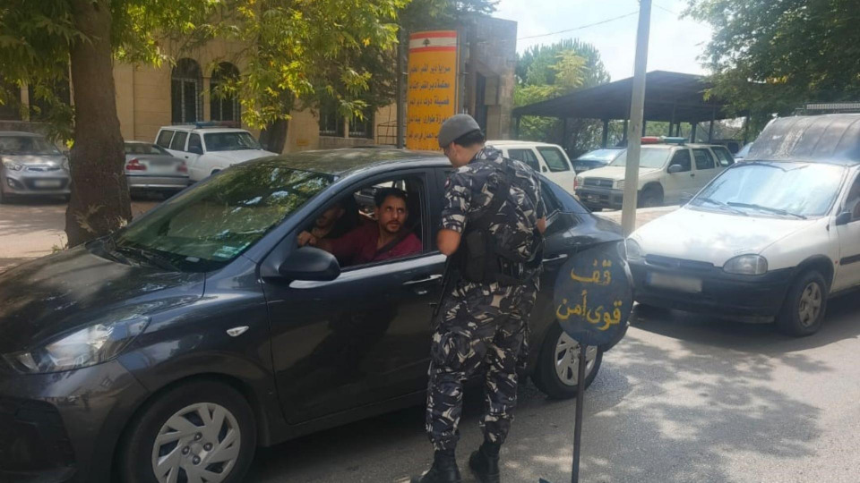 بالصور - تنبيه الى السائقين.. قوى الامن بالمرصاد لضبط المخالفات