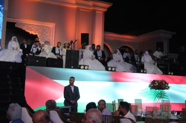 الرئيس عباس بارك "العرس الجماعي" بمبادرة سامي البقاعي بزفاف 60 عريساً وعروساً في صيدا