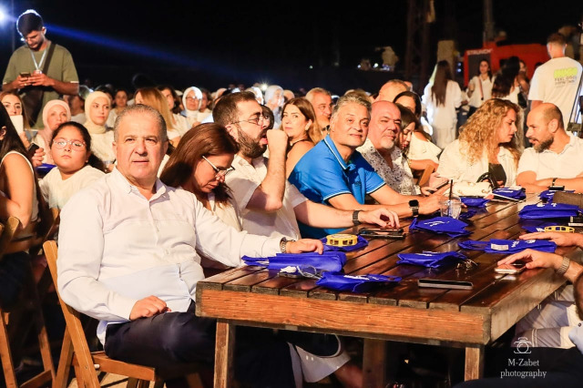 حضور حاشد وأجواء غنائية تفاعلية  مميزة في ليلة "خلينا نغني" ضمن فعاليات "صيداويات 2026"