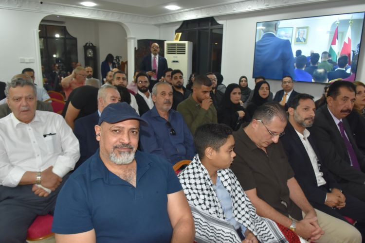 الرئيس عباس يهنئ الفائز بعضوية المجلس الوطني الجديد ممثلا عن الجالية الفلسطينية في البحرين