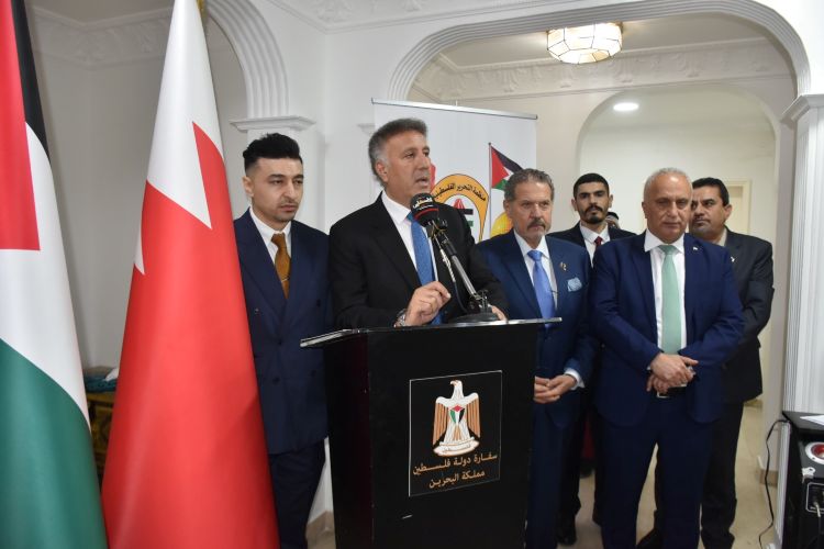 الرئيس عباس يهنئ الفائز بعضوية المجلس الوطني الجديد ممثلا عن الجالية الفلسطينية في البحرين