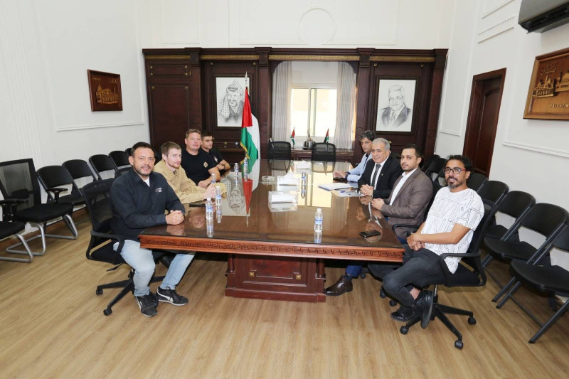 السفير الاسعد يلتقي وفداً من المنظمات البولندية للمساعدات الانسانية