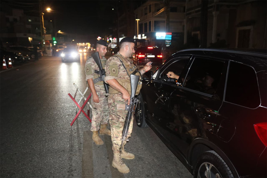 الجيش يوقف 49 شخصاً في عمليات أمنية بمناطق عدة