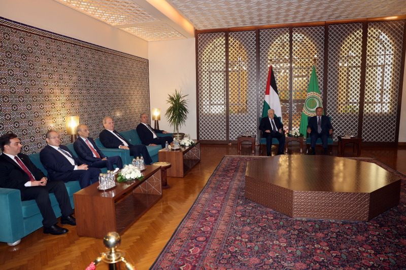 الرئيس عباس يلتقي الأمين العام لجامعة الدول العربية
