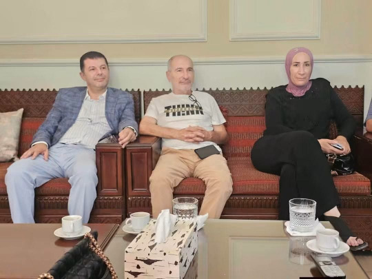 وفد من مجموعة أبناء البلد (النبطية) يقوم بزيارة شكر وتقدير للنائب أسامة سعد