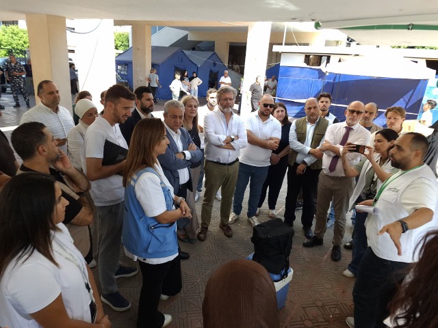 وفد دبلوماسي أوروبي يزور صيدا للاطلاع على الجهود الإغاثية في «ثانوية الزعتري» وبلديتها تؤكد أهمية استمرار الدعم