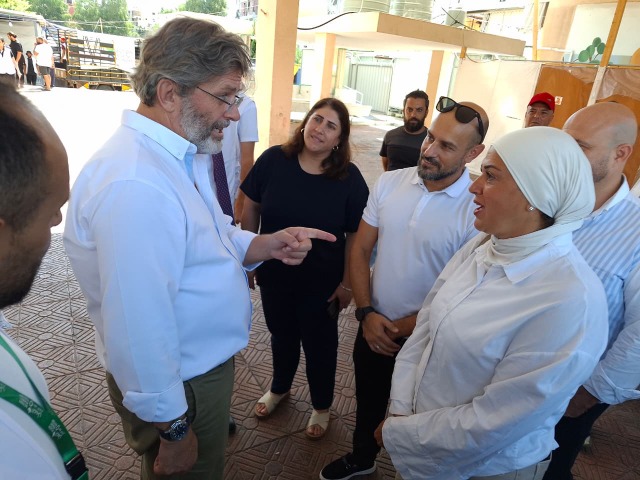 وفد دبلوماسي أوروبي يزور صيدا للاطلاع على الجهود الإغاثية في «ثانوية الزعتري» وبلديتها تؤكد أهمية استمرار الدعم