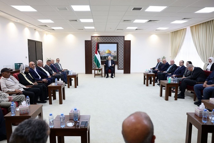 الرئيس عباس يستقبل رؤساء البلديات والمجالس المحلية لمحافظة القدس