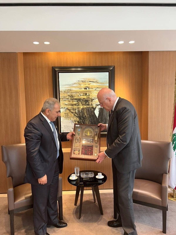 السفير الاسعد يلتقي رئيس الوزراء اللبناني السابق نجيب ميقاتي