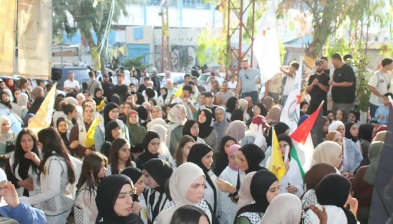 اعتصام دعماً للشرعية الوطنية والرئيس "أبو مازن"  في مخيم عين الحلوة