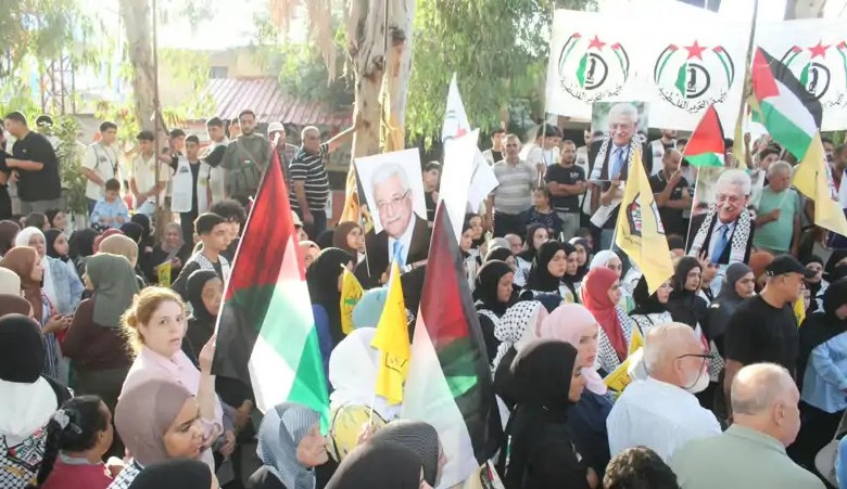اعتصام دعماً للشرعية الوطنية والرئيس "أبو مازن"  في مخيم عين الحلوة