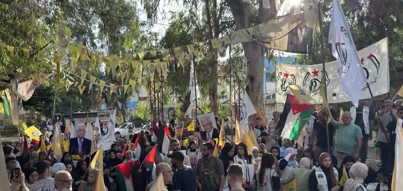 اعتصام دعماً للشرعية الوطنية والرئيس "أبو مازن"  في مخيم عين الحلوة