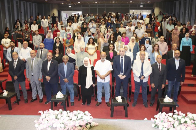 برعاية الوزيرة كرامي ومشاركة الحريري وسعد.. "العمانية النموذجية الرسمية" تحتفل بتخريج الدفعة العاشرة: "جيل لا ينكسر.. وطن لا يموت"