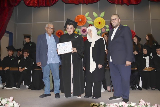 برعاية الوزيرة كرامي ومشاركة الحريري وسعد.. "العمانية النموذجية الرسمية" تحتفل بتخريج الدفعة العاشرة: "جيل لا ينكسر.. وطن لا يموت"