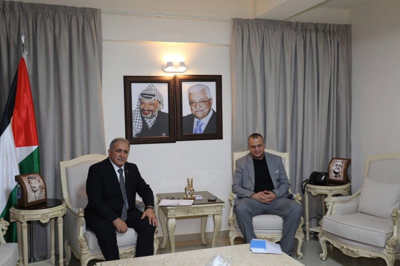 السفير الاسعد يستقبل مدير مؤسسة محمود عباس في لبنان نزيه شما