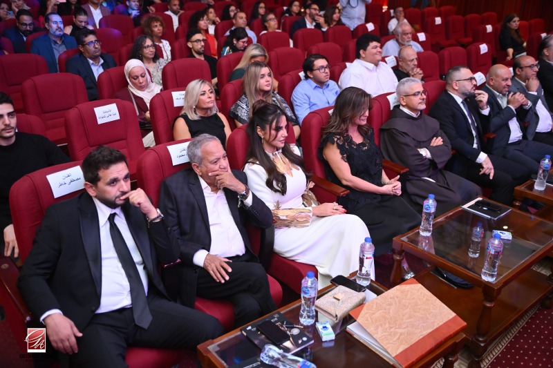 درة تحصد جائزة مهرجان "جيلنا" تقديرًا لمسيرتها وأعمالها الفنية